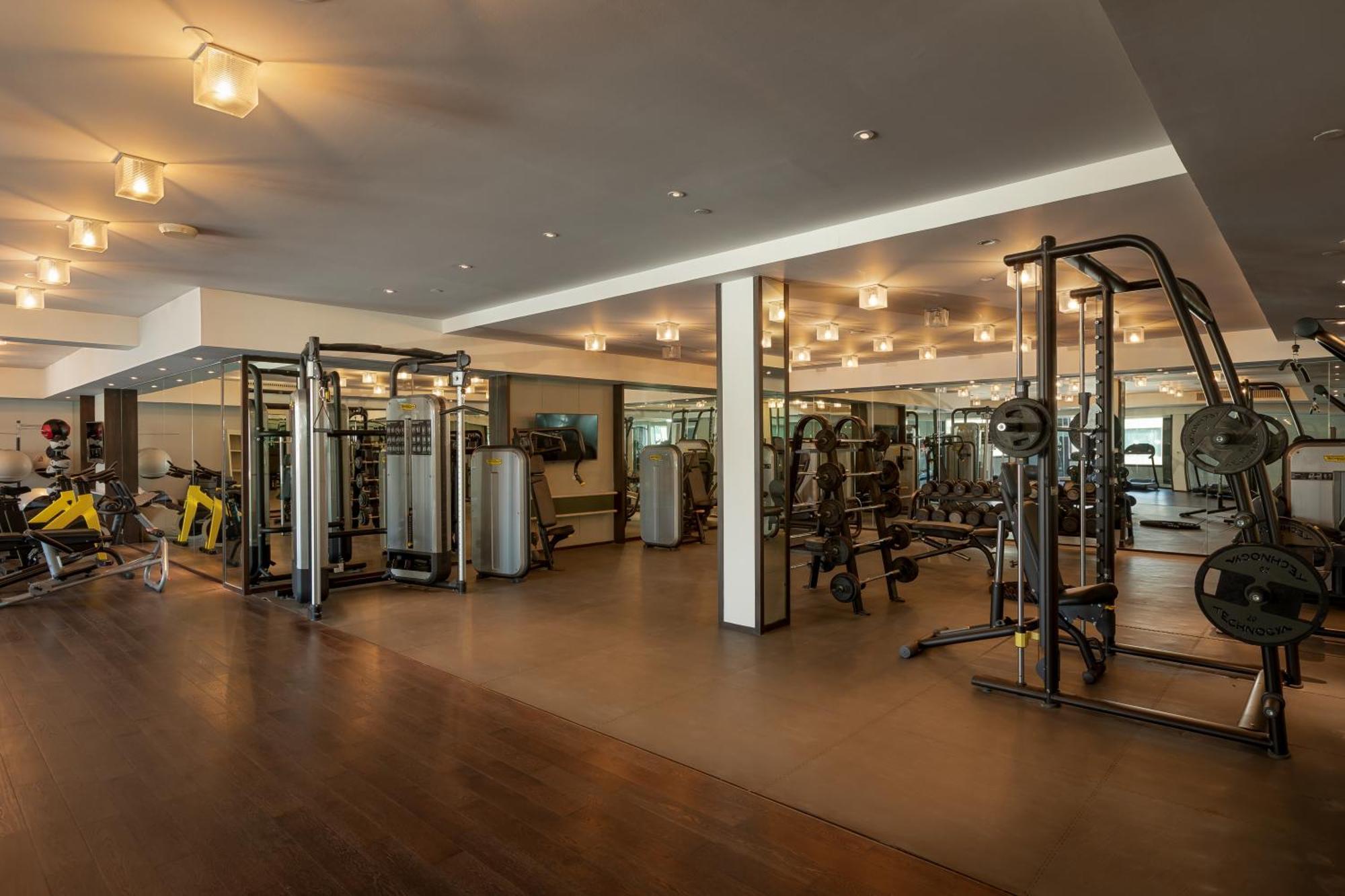 โรงแรม The Eravati Sule Grand 5*